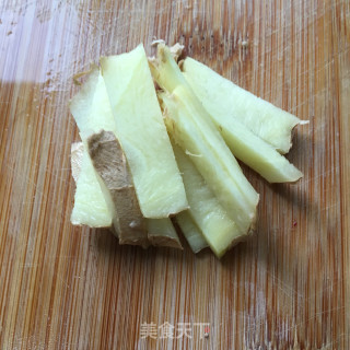 莴笋焖鸭肉的做法步骤：2