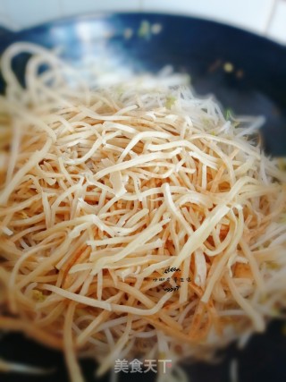炒饼丝的做法步骤：5