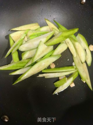 空心菜炒丝瓜的做法步骤：3