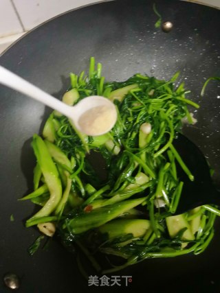 空心菜炒丝瓜的做法步骤：5