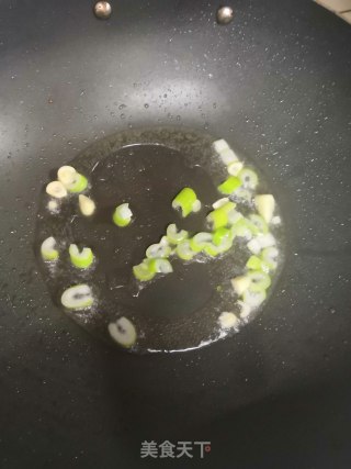 空心菜根炒蒜苔的做法步骤：2