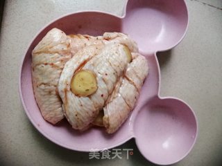 展翅高飞——（烤鸡翅）的做法步骤：2