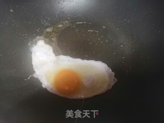 黑椒牛肉汉堡的做法步骤：2