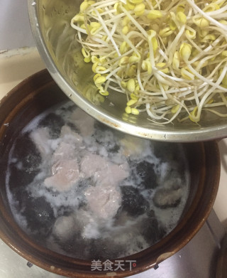 瘦肉黄豆芽汤菜的做法步骤：6