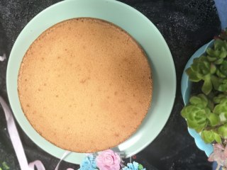 软绵绵的戚风8寸蛋糕????的做法步骤：11