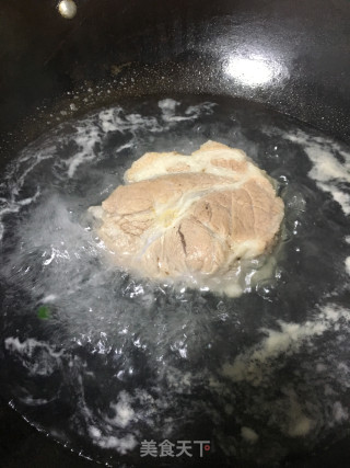 南乳焖肉的做法步骤：1