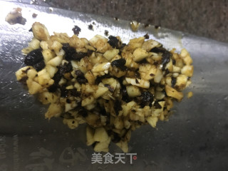 蒜蓉豆鼓炒番薯叶的做法步骤：2