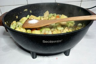 美味米饭素炖菜的做法步骤：7