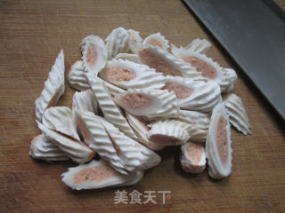 韭菜炒淡贝丸的做法步骤：2