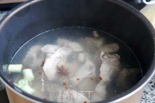 大骨头炖土豆的做法步骤：3