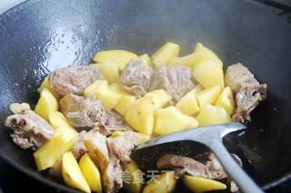 大骨头炖土豆的做法步骤：6