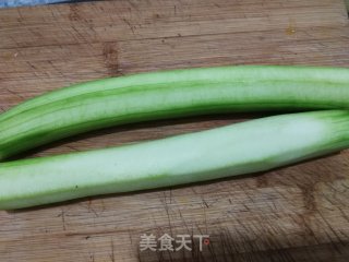 虾干炒丝瓜的做法步骤：1
