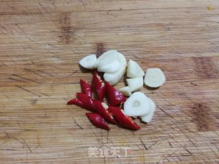 虾干炒丝瓜的做法步骤：3