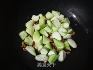 虾干炒丝瓜的做法步骤：6