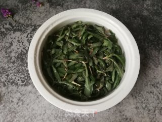 曲曲菜蘸酱的做法步骤：1
