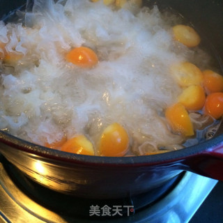 金桔银耳糖水的做法步骤：9