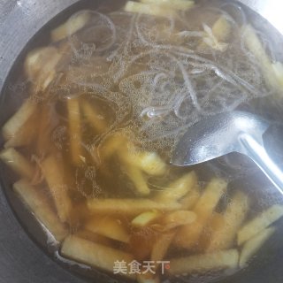 小白菜花蛤粉条汤的做法步骤：8