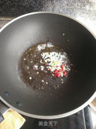 蒜薹烧豆腐的做法步骤：5