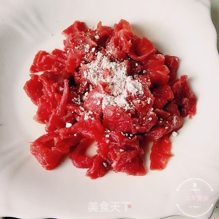 蒜薹炒牛肉的做法步骤：3