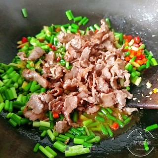 蒜薹炒牛肉的做法步骤：13