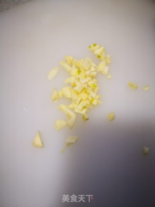 蒜蓉茼蒿的做法步骤：2