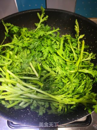 蒜蓉茼蒿的做法步骤：4