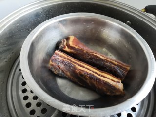 腊肉炒瓜片的做法步骤：2
