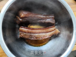 腊肉炒瓜片的做法步骤：3
