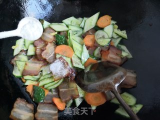腊肉炒瓜片的做法步骤：11