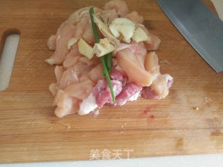 鸡肉丸子豆腐汤的做法步骤：2