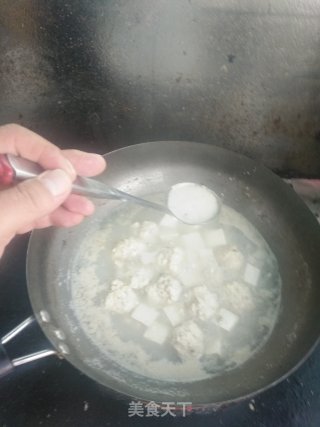 鸡肉丸子豆腐汤的做法步骤：9