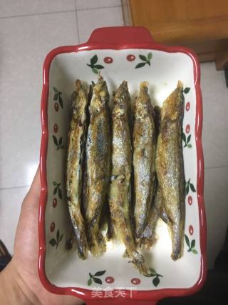 香煎多春鱼的做法步骤：10
