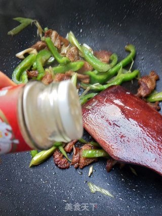青椒蒜苗炒肉的做法步骤：5