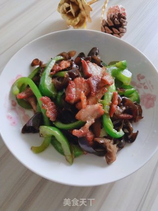 木耳青椒炒肉的做法步骤：7