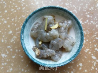 甜豆角炒虾仁的做法步骤：2