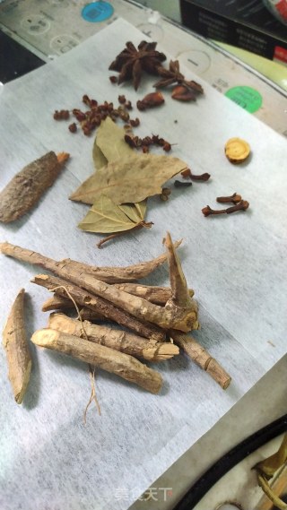 牛腩煲的做法步骤：3