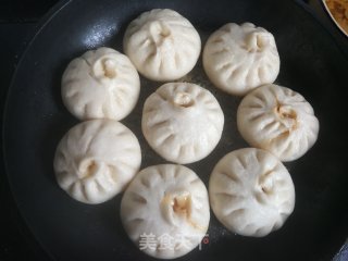 香辣槐花猪肉生煎包的做法步骤：18