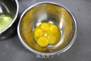 水润戚风蛋糕的做法步骤：2