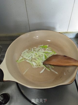 蒜苔炒豆腐干的做法步骤：6