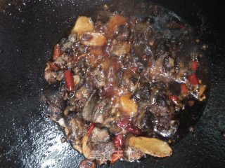 香芋烧乌鸡腿的做法步骤：4