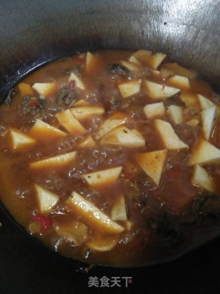 香芋烧乌鸡腿的做法步骤：6