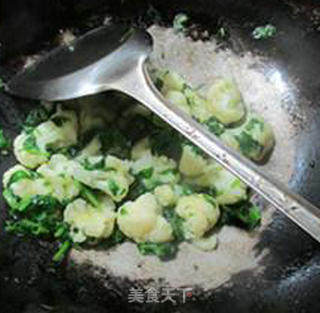 豆苗炒花菜的做法步骤：8