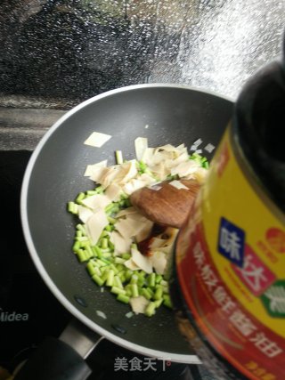 蒜薹炒豆皮的做法步骤：9