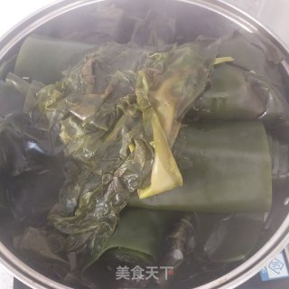 海带排骨炖土豆的做法步骤：1