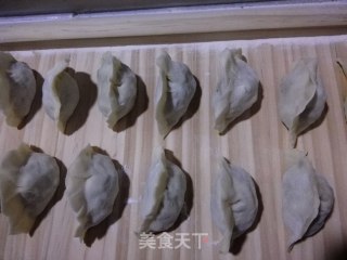 槐花水饺的做法步骤：4