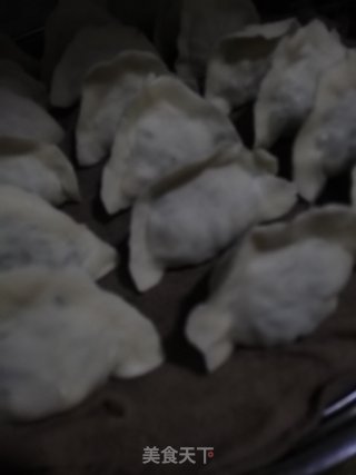 槐花蒸饺的做法步骤：4