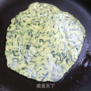 香煎韭菜饼的做法步骤：7