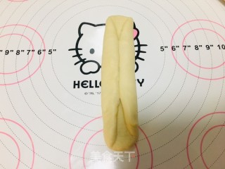 金枪鱼夹心牛奶卷面包的做法步骤：6