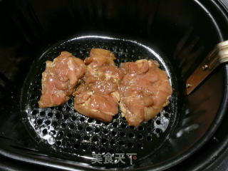 空气锅烤鸡大腿肉的做法步骤：4