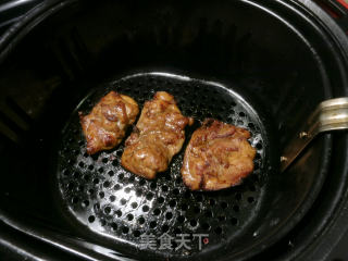 空气锅烤鸡大腿肉的做法步骤：5